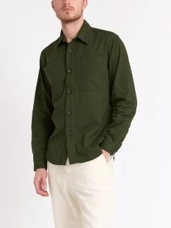 Treviscoe Shirt Kildale Forest Green -Oliver Spencer Store ModelOSMS171aTreviscoeShirtKIL01FOGKildaleForestGreen2copy Softness