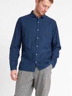 Eton Collar Shirt Lawes Navy -Oliver Spencer Store ModelOSMS69bEtonCollarShirtLAW01NAVLawesNavy6copy Softness