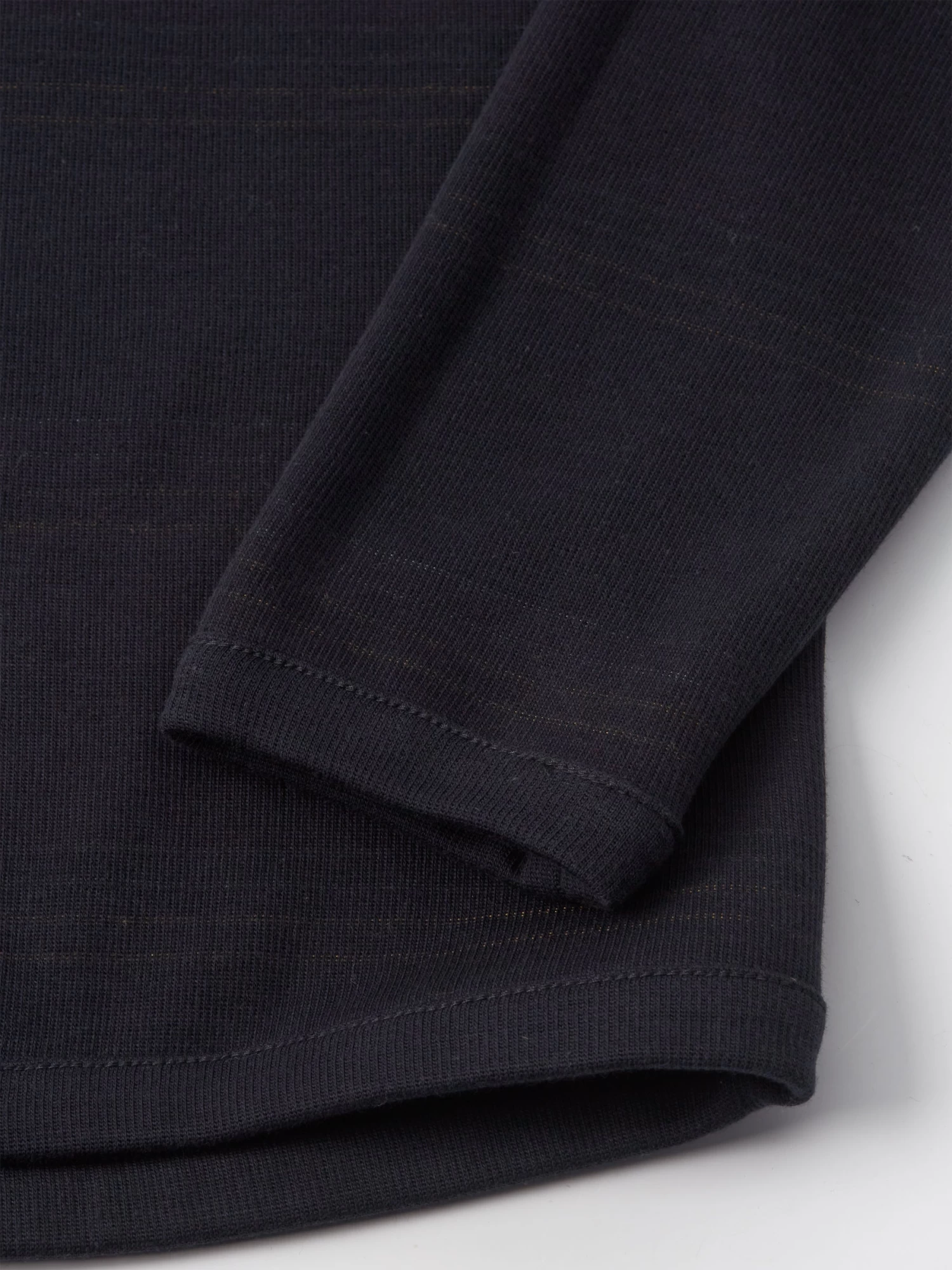 Reversible Newport Long Sleeve T-Shirt Hinkley Navy/Burgundy 8 Reversible Newport Long Sleeve T-Shirt Hinkley Navy/Burgundy - Image 8